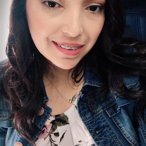 Meet your Posher, Estefanía